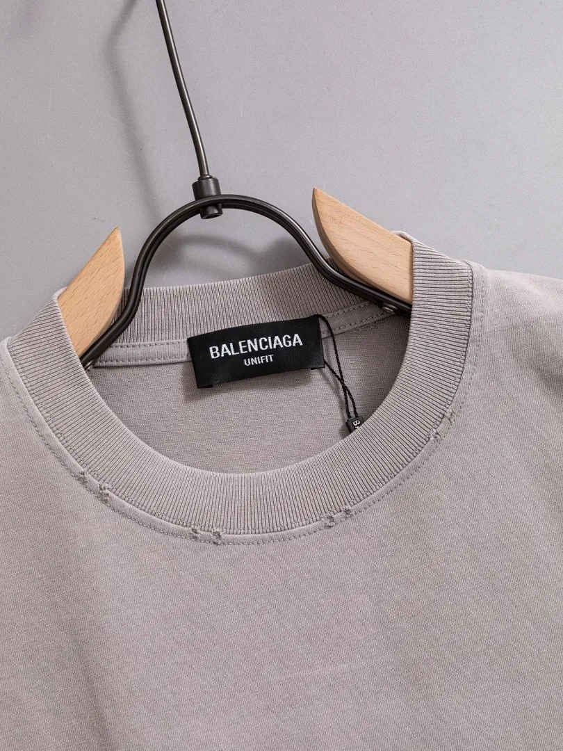 P100✨🔥 [balenciaga] 2026FW short-sleeved T-shirt Premium 26s double yarn 300g fabric, washed with Ma Liang distressed process Color: washed black, washed white, washed Khaki Size: S M L XL 2XL